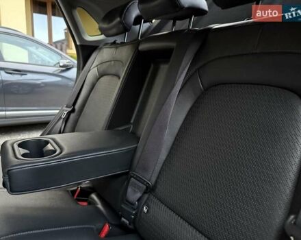 Белый Хендай Kona Electric, объемом двигателя 0 л и пробегом 92 тыс. км за 17950 $, фото 61 на Automoto.ua