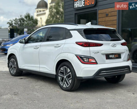 Білий Хендай Kona Electric, об'ємом двигуна 0 л та пробігом 93 тис. км за 18900 $, фото 12 на Automoto.ua
