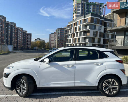 Белый Хендай Kona Electric, объемом двигателя 0 л и пробегом 51 тыс. км за 16999 $, фото 17 на Automoto.ua