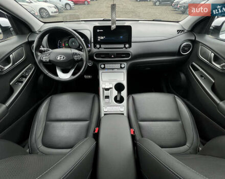 Белый Хендай Kona Electric, объемом двигателя 0 л и пробегом 111 тыс. км за 18570 $, фото 57 на Automoto.ua