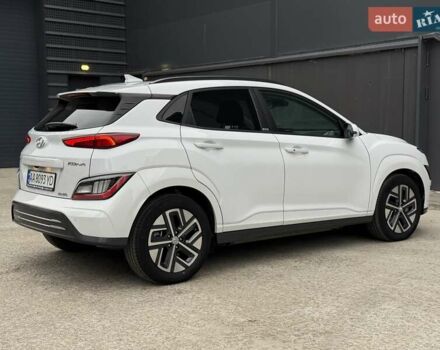 Белый Хендай Kona Electric, объемом двигателя 0 л и пробегом 64 тыс. км за 21499 $, фото 15 на Automoto.ua