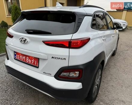 Белый Хендай Kona Electric, объемом двигателя 0 л и пробегом 92 тыс. км за 17950 $, фото 7 на Automoto.ua