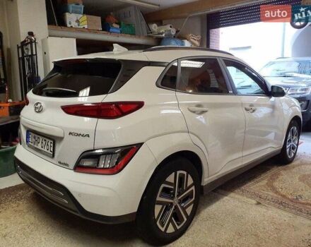 Белый Хендай Kona Electric, объемом двигателя 0 л и пробегом 64 тыс. км за 21499 $, фото 107 на Automoto.ua