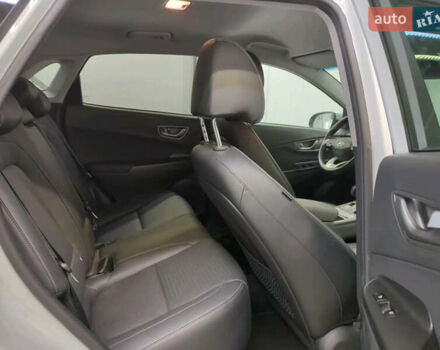 Білий Хендай Kona Electric, об'ємом двигуна 0 л та пробігом 100 тис. км за 19700 $, фото 15 на Automoto.ua