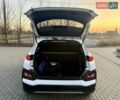 Белый Хендай Kona Electric, объемом двигателя 0 л и пробегом 78 тыс. км за 17250 $, фото 95 на Automoto.ua