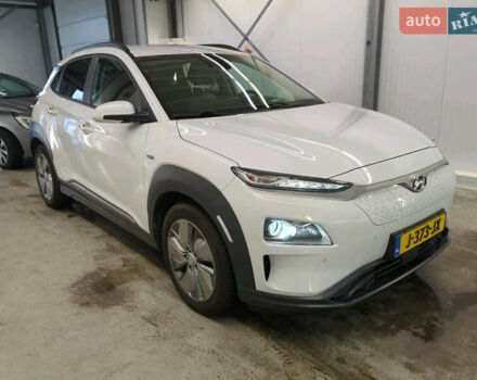 Білий Хендай Kona Electric, об'ємом двигуна 0 л та пробігом 100 тис. км за 19700 $, фото 1 на Automoto.ua