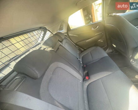 Белый Хендай Kona Electric, объемом двигателя 0 л и пробегом 101 тыс. км за 19800 $, фото 26 на Automoto.ua