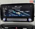 Белый Хендай Kona Electric, объемом двигателя 0 л и пробегом 64 тыс. км за 21499 $, фото 99 на Automoto.ua