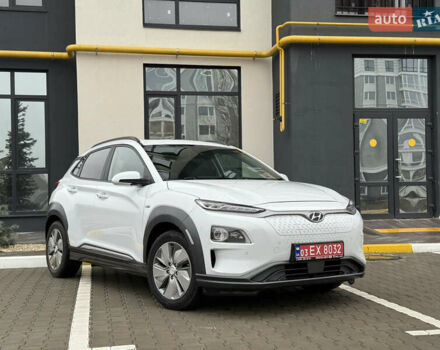 Белый Хендай Kona Electric, объемом двигателя 0 л и пробегом 98 тыс. км за 18999 $, фото 7 на Automoto.ua
