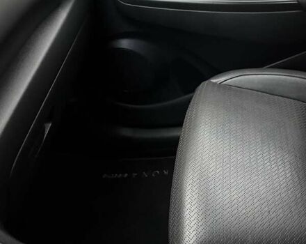 Белый Хендай Kona Electric, объемом двигателя 0 л и пробегом 92 тыс. км за 17950 $, фото 76 на Automoto.ua