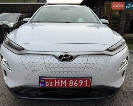 Белый Хендай Kona Electric, объемом двигателя 0 л и пробегом 92 тыс. км за 17950 $, фото 12 на Automoto.ua