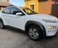 Білий Хендай Kona Electric, об'ємом двигуна 0 л та пробігом 64 тис. км за 16950 $, фото 10 на Automoto.ua