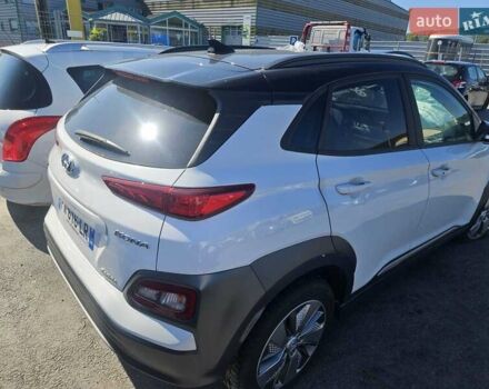 Білий Хендай Kona Electric, об'ємом двигуна 0 л та пробігом 89 тис. км за 9999 $, фото 7 на Automoto.ua