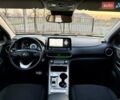Белый Хендай Kona Electric, объемом двигателя 0 л и пробегом 78 тыс. км за 17250 $, фото 91 на Automoto.ua