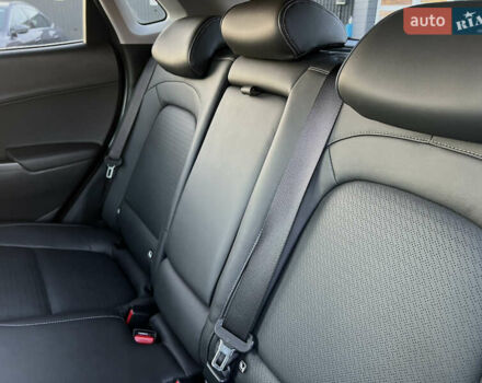 Білий Хендай Kona Electric, об'ємом двигуна 0 л та пробігом 70 тис. км за 19828 $, фото 35 на Automoto.ua