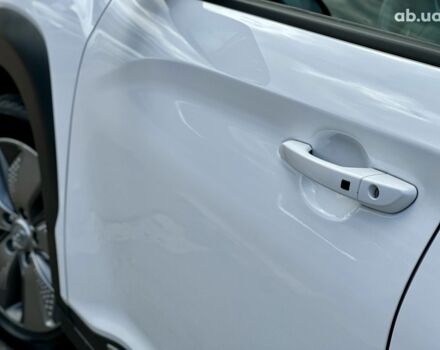 Белый Хендай Kona Electric, объемом двигателя 0 л и пробегом 149 тыс. км за 15350 $, фото 10 на Automoto.ua