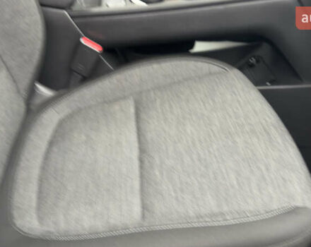 Белый Хендай Kona Electric, объемом двигателя 0 л и пробегом 124 тыс. км за 17494 $, фото 51 на Automoto.ua