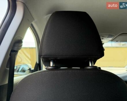 Білий Хендай Kona Electric, об'ємом двигуна 0 л та пробігом 64 тис. км за 16950 $, фото 103 на Automoto.ua