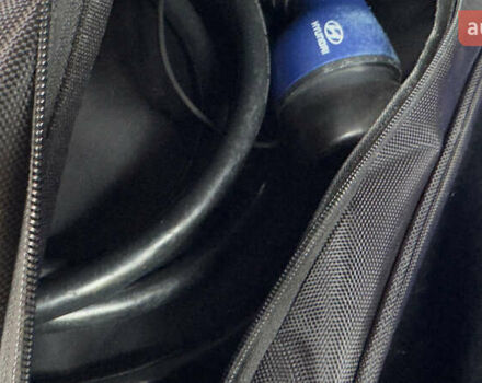 Белый Хендай Kona Electric, объемом двигателя 0 л и пробегом 124 тыс. км за 17494 $, фото 80 на Automoto.ua