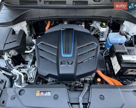 Белый Хендай Kona Electric, объемом двигателя 0 л и пробегом 92 тыс. км за 17950 $, фото 43 на Automoto.ua