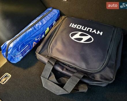 Белый Хендай Kona Electric, объемом двигателя 0 л и пробегом 78 тыс. км за 17250 $, фото 97 на Automoto.ua