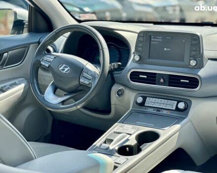 Белый Хендай Kona Electric, объемом двигателя 0 л и пробегом 149 тыс. км за 15350 $, фото 17 на Automoto.ua