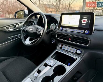 Белый Хендай Kona Electric, объемом двигателя 0 л и пробегом 78 тыс. км за 17250 $, фото 74 на Automoto.ua
