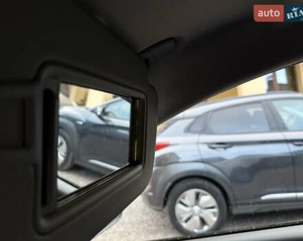 Белый Хендай Kona Electric, объемом двигателя 0 л и пробегом 92 тыс. км за 17950 $, фото 89 на Automoto.ua