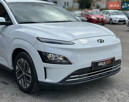 Білий Хендай Kona Electric, об'ємом двигуна 0 л та пробігом 93 тис. км за 18900 $, фото 10 на Automoto.ua