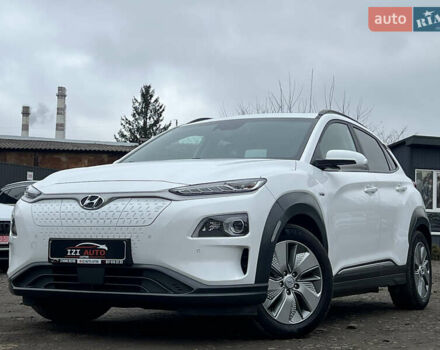 Белый Хендай Kona Electric, объемом двигателя 0 л и пробегом 111 тыс. км за 18570 $, фото 3 на Automoto.ua