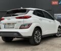 Белый Хендай Kona Electric, объемом двигателя 0 л и пробегом 64 тыс. км за 21499 $, фото 21 на Automoto.ua