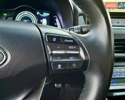 Белый Хендай Kona Electric, объемом двигателя 0 л и пробегом 78 тыс. км за 17250 $, фото 53 на Automoto.ua