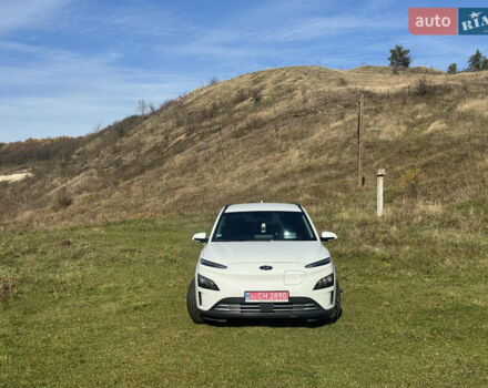 Белый Хендай Kona Electric, объемом двигателя 0 л и пробегом 101 тыс. км за 19800 $, фото 43 на Automoto.ua