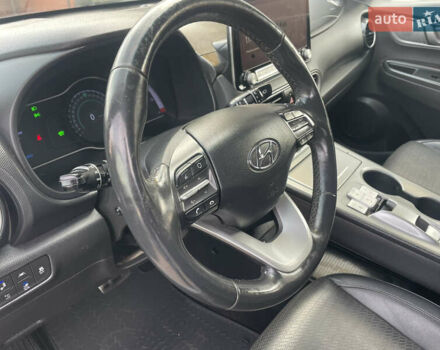 Белый Хендай Kona Electric, объемом двигателя 0 л и пробегом 117 тыс. км за 16500 $, фото 29 на Automoto.ua