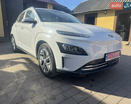 Белый Хендай Kona Electric, объемом двигателя 0 л и пробегом 101 тыс. км за 19800 $, фото 41 на Automoto.ua