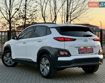 Белый Хендай Kona Electric, объемом двигателя 0 л и пробегом 78 тыс. км за 17250 $, фото 13 на Automoto.ua