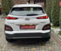 Белый Хендай Kona Electric, объемом двигателя 0 л и пробегом 124 тыс. км за 17494 $, фото 3 на Automoto.ua