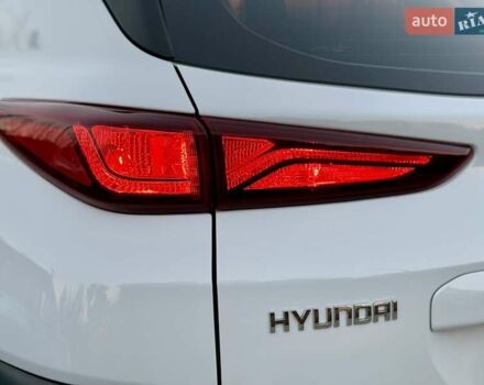 Белый Хендай Kona Electric, объемом двигателя 0 л и пробегом 78 тыс. км за 17250 $, фото 35 на Automoto.ua