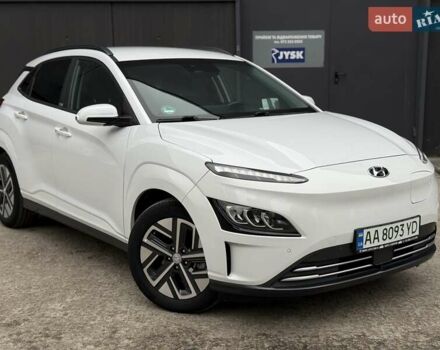 Белый Хендай Kona Electric, объемом двигателя 0 л и пробегом 64 тыс. км за 21499 $, фото 2 на Automoto.ua
