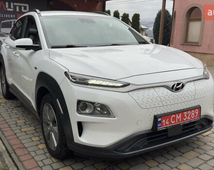 Белый Хендай Kona Electric, объемом двигателя 0 л и пробегом 124 тыс. км за 17494 $, фото 5 на Automoto.ua