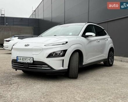 Белый Хендай Kona Electric, объемом двигателя 0 л и пробегом 64 тыс. км за 21499 $, фото 32 на Automoto.ua