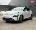 Белый Хендай Kona Electric, объемом двигателя 0 л и пробегом 64 тыс. км за 21499 $, фото 32 на Automoto.ua