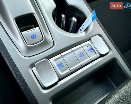 Белый Хендай Kona Electric, объемом двигателя 0 л и пробегом 78 тыс. км за 17250 $, фото 56 на Automoto.ua