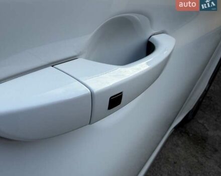 Білий Хендай Kona Electric, об'ємом двигуна 0 л та пробігом 64 тис. км за 16950 $, фото 49 на Automoto.ua