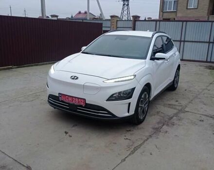 Белый Хендай Kona Electric, объемом двигателя 0 л и пробегом 42 тыс. км за 17500 $, фото 1 на Automoto.ua