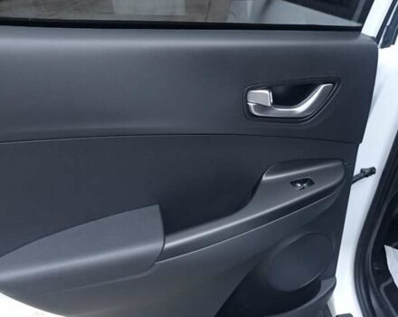 Белый Хендай Kona Electric, объемом двигателя 0 л и пробегом 42 тыс. км за 17500 $, фото 12 на Automoto.ua