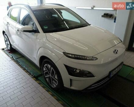 Белый Хендай Kona Electric, объемом двигателя 0 л и пробегом 60 тыс. км за 17700 $, фото 26 на Automoto.ua