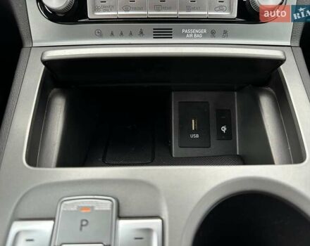 Белый Хендай Kona Electric, объемом двигателя 0 л и пробегом 108 тыс. км за 20900 $, фото 54 на Automoto.ua