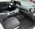 Белый Хендай Kona Electric, объемом двигателя 0 л и пробегом 52 тыс. км за 17599 $, фото 23 на Automoto.ua