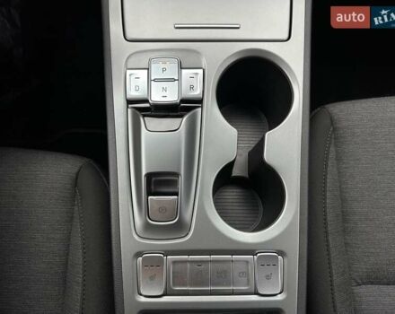 Белый Хендай Kona Electric, объемом двигателя 0 л и пробегом 108 тыс. км за 20900 $, фото 53 на Automoto.ua